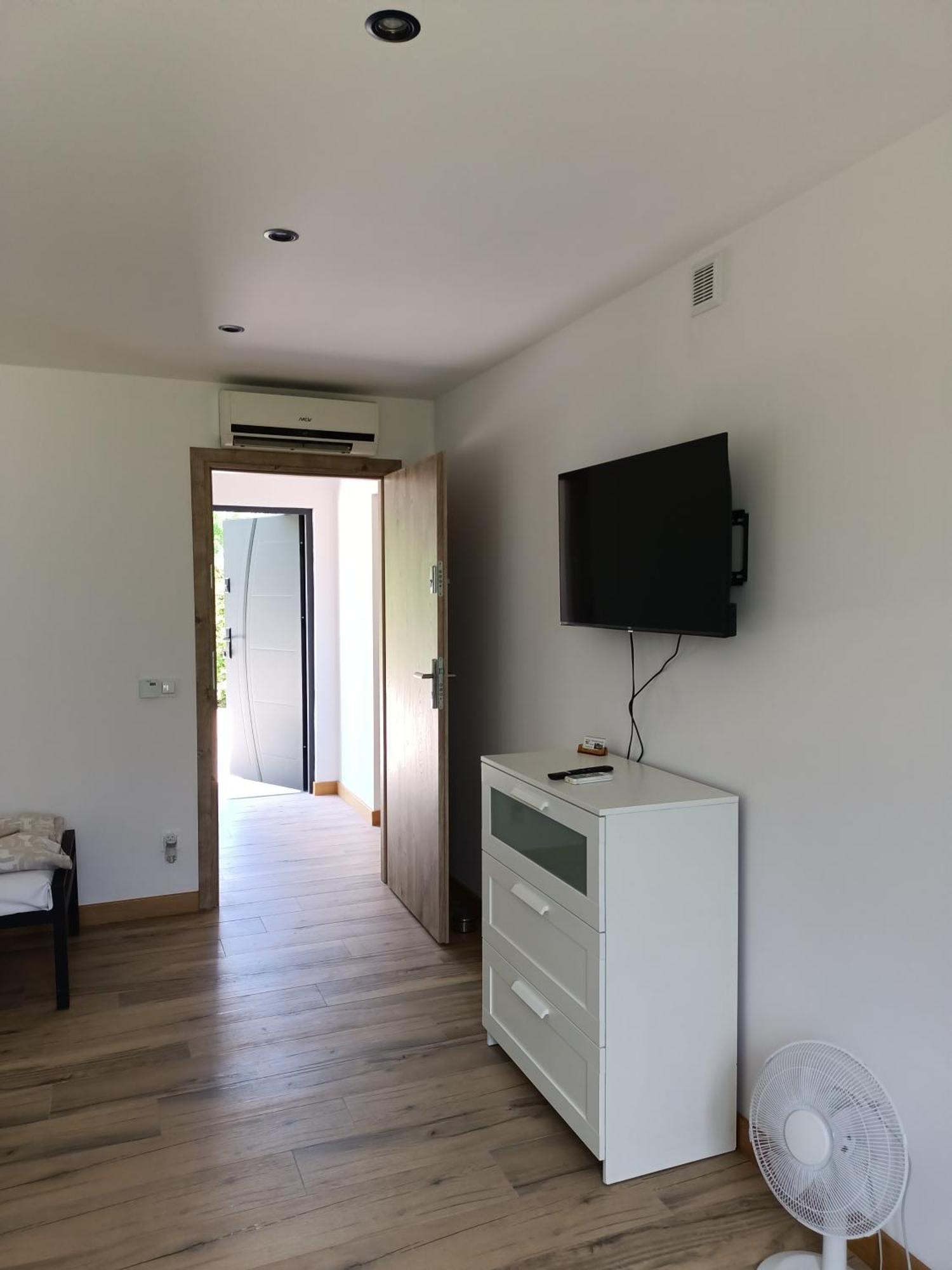 Letnia Oaza "Akacja" Apartman Sobienie Jeziory Kültér fotó