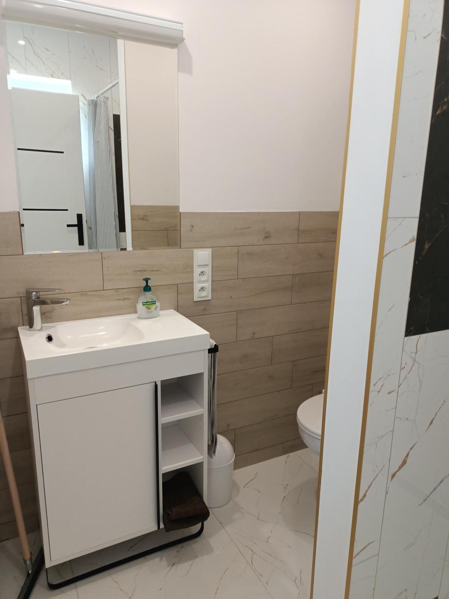 Letnia Oaza "Akacja" Apartman Sobienie Jeziory Kültér fotó