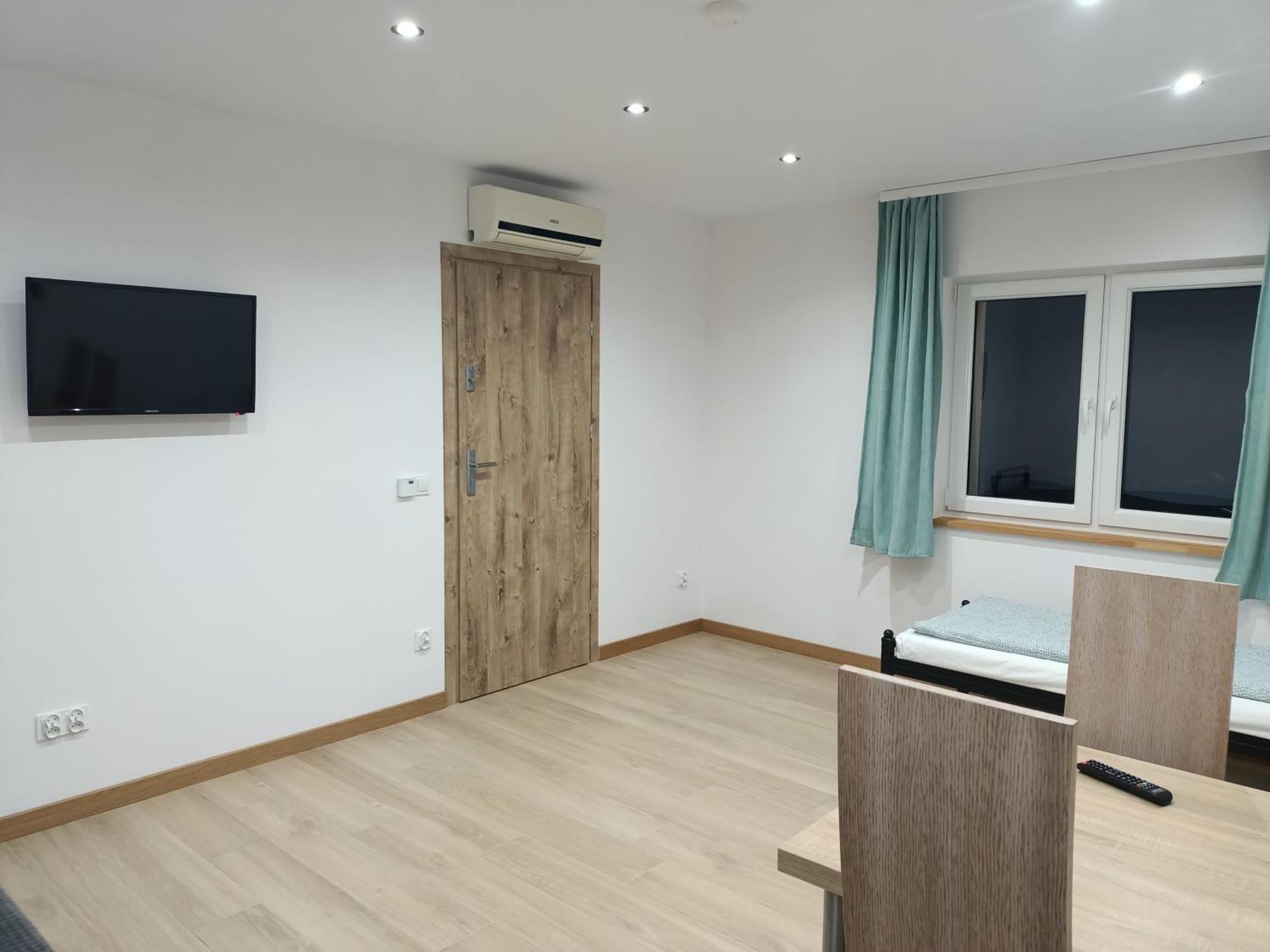 Letnia Oaza "Akacja" Apartman Sobienie Jeziory Kültér fotó